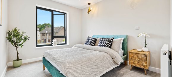 3 bedrooms House in Horley, United Kingdom No. 1076 14