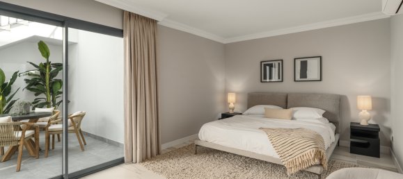 5 bedrooms Villa in Marbella, Spain No. 184199 11