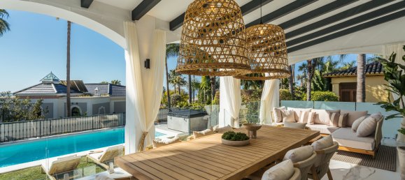 5 bedrooms Villa in Marbella, Spain No. 184199 8