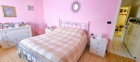 3 rooms Apartment in Montesilvano, Italy No. 21695 6