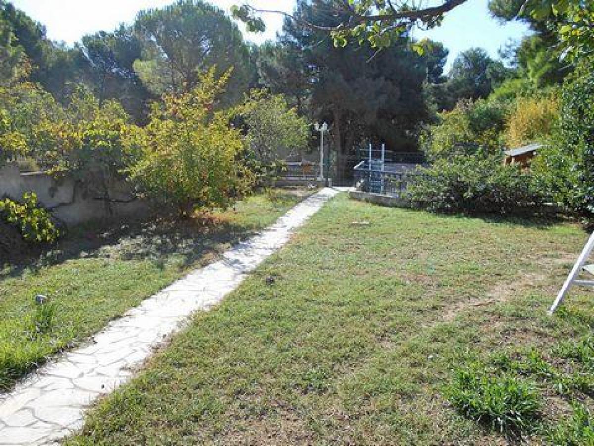 3 bedrooms Shop in Rognac, France No. 17124