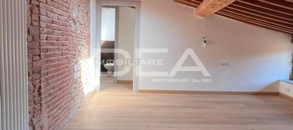 Квартира с 3 комнатами в Лукка, Италия № 22229 9