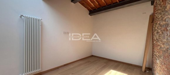 Квартира с 3 комнатами в Лукка, Италия № 22229 20