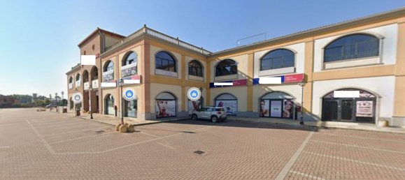 360m² Commercial property in Foiano della Chiana, Italy No. 297069 3