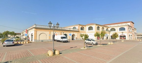 360m² Commercial property in Foiano della Chiana, Italy No. 297069 6