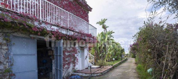 3 Schlafzimmer Villa in Pozzallo, Italy, Nr. 155994 33