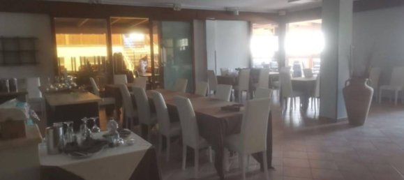 297m² Commercial property in Tarquinia, Italy No. 376147 9