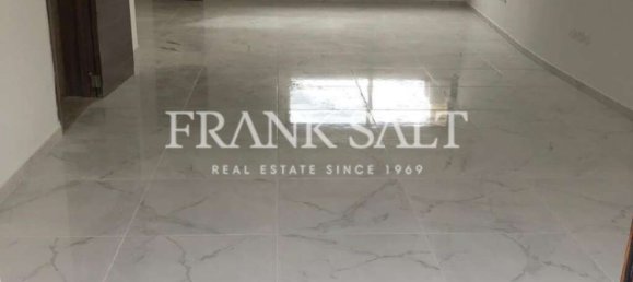 75m² Office in Msida, Malta No. 12230 2