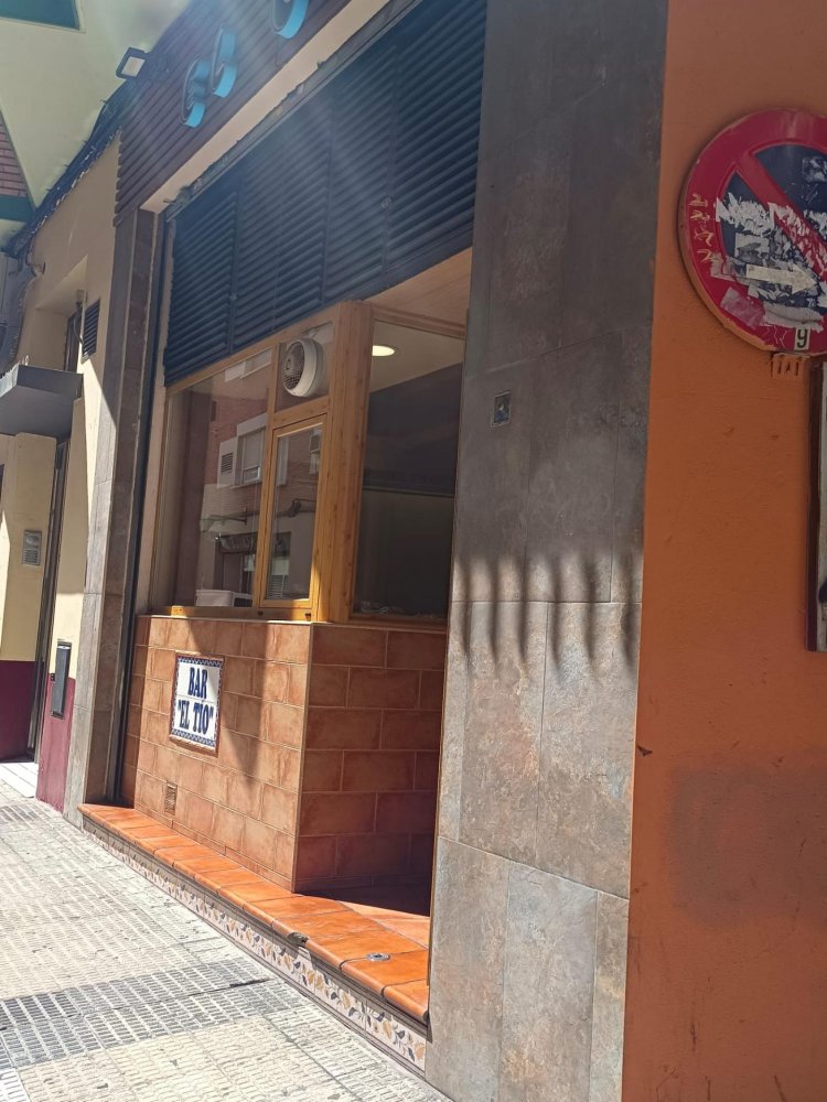 176m² Commercial property in Zaragoza, Spain No. 66773