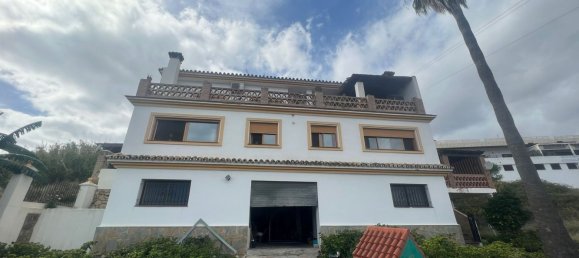 7 bedrooms House in Estepona, Spain No. 136231 3