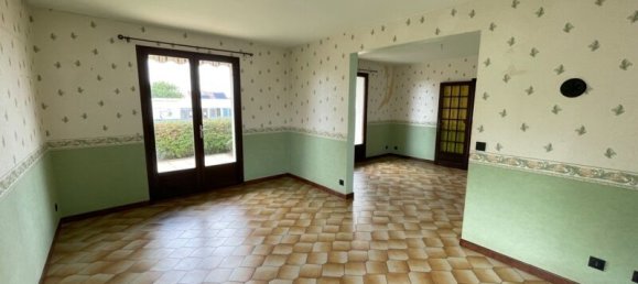 3 bedrooms House in Brethenay, France No. 270551 3