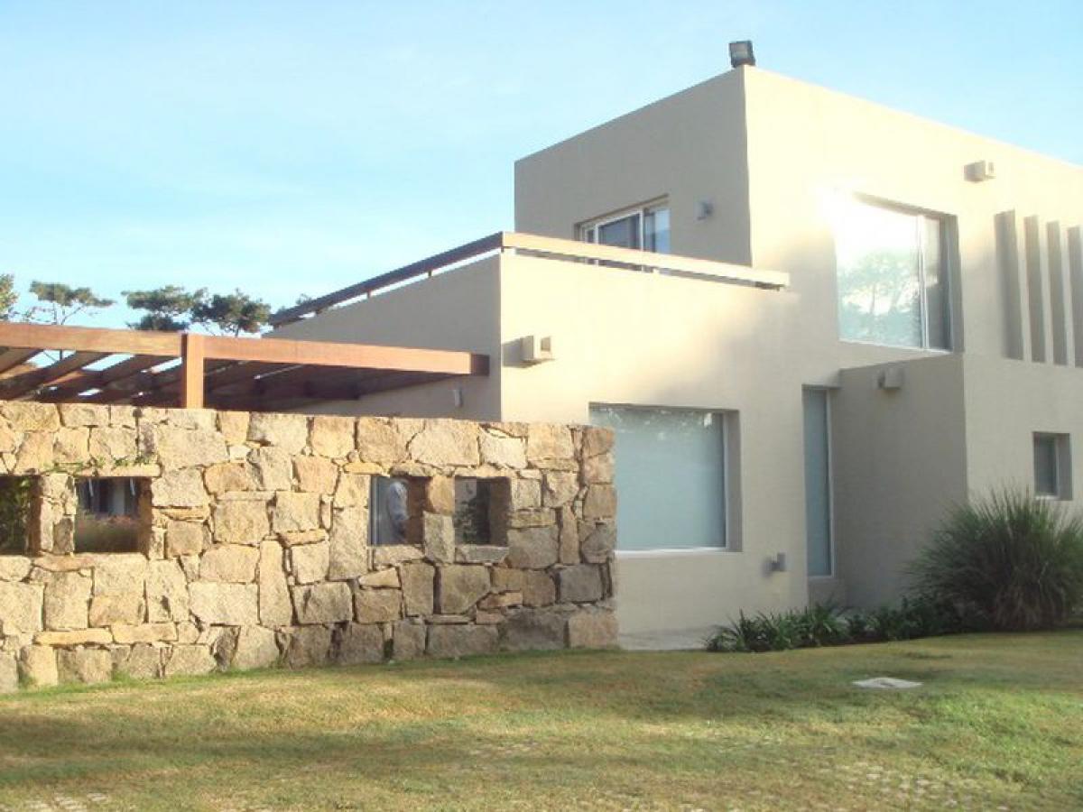 Дом с 5 спальнями в Мальдонадо, Уругвай № 6581