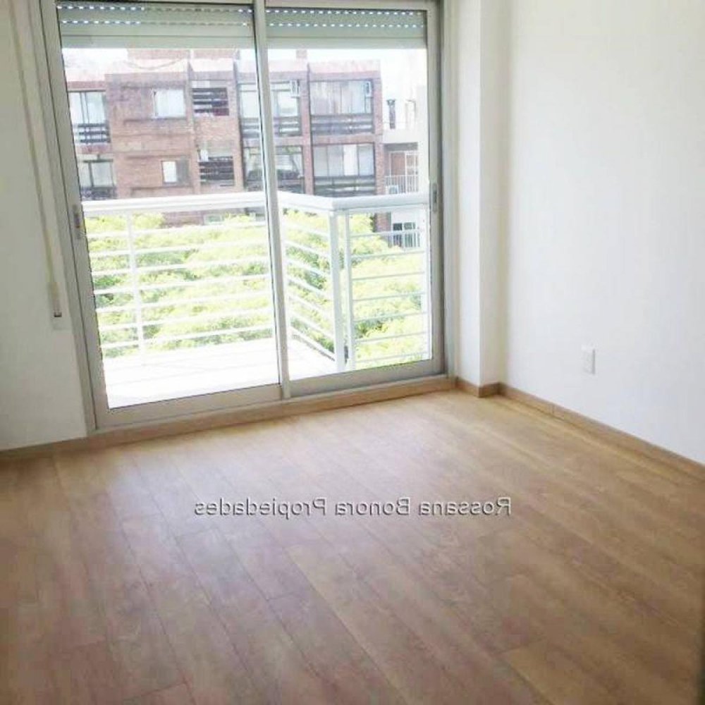 Студия в Монтевидео, Уругвай № 10221