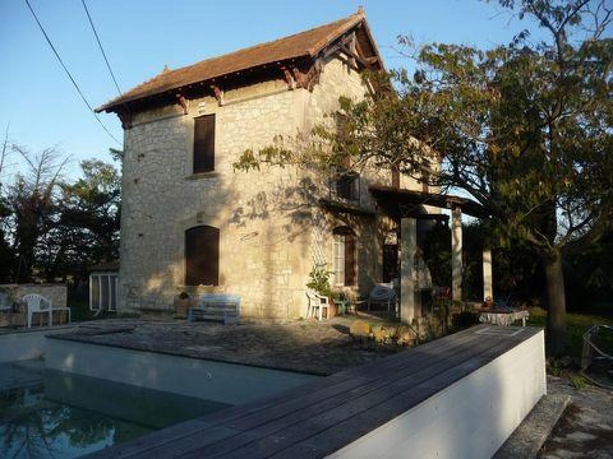 5 bedrooms House in Arles, France No. 8530