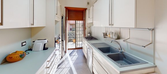 Apartamento de 4 habitaciónes en Rome, Italy No. 2079 8