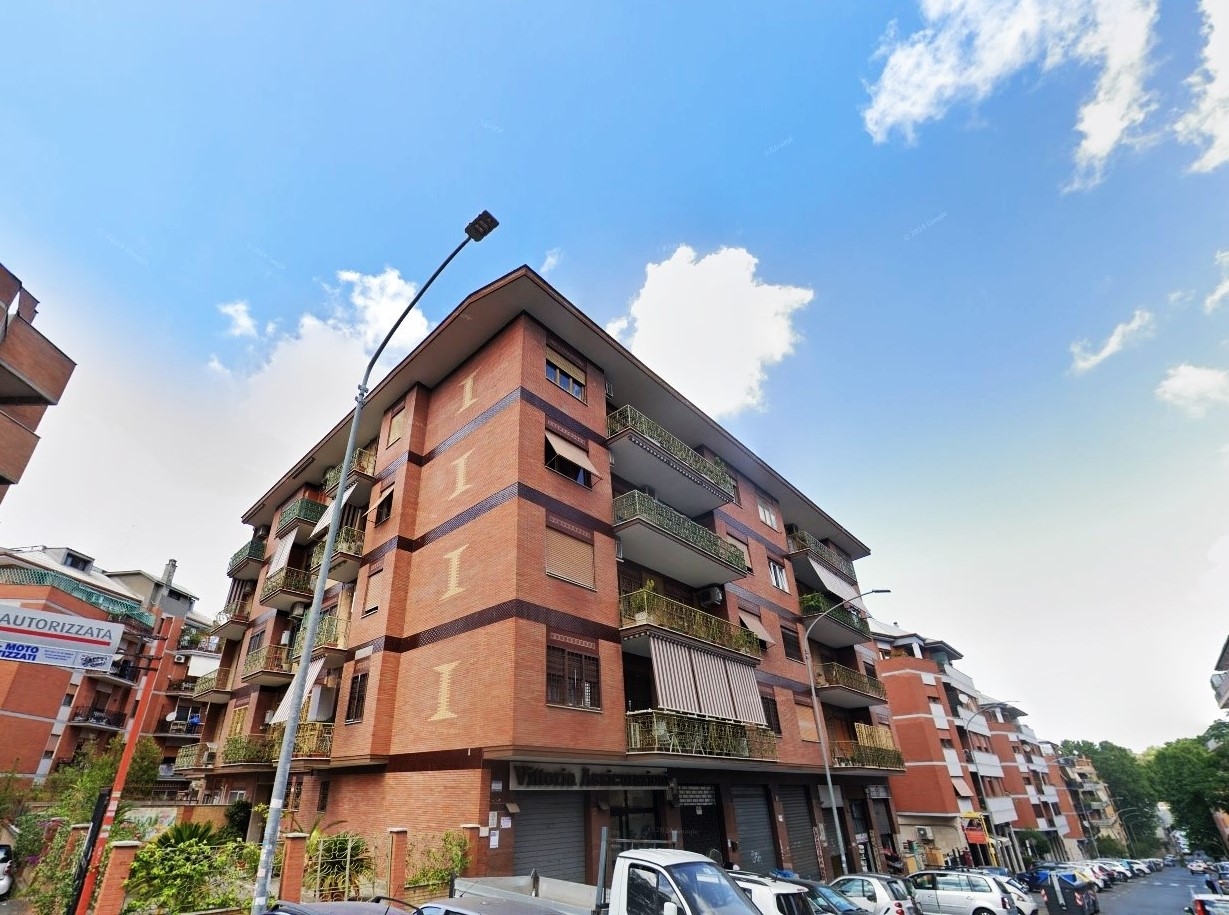 Apartamento de 4 habitaciónes en Rome, Italy No. 2079