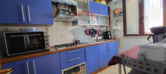 3 rooms Apartment in Afragola, Italy No. 82351 14