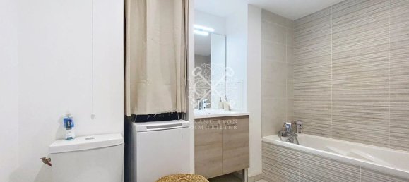 1 bedroom Apartment in Villeurbanne, France No. 341150 7