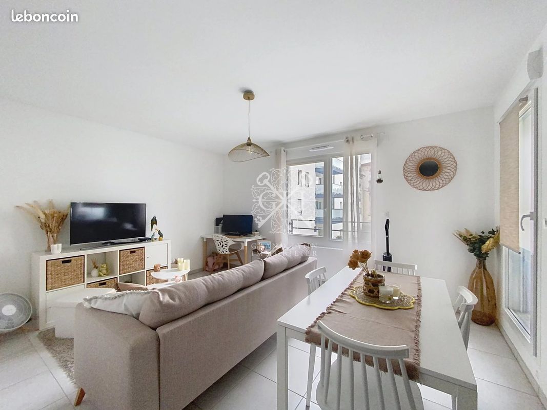 1 bedroom Apartment in Villeurbanne, France No. 341150