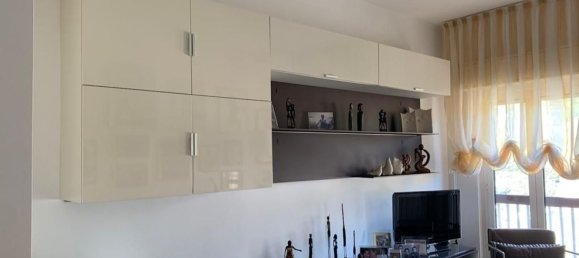 5 rooms Apartment in Genoa, Italy No. 72976 6