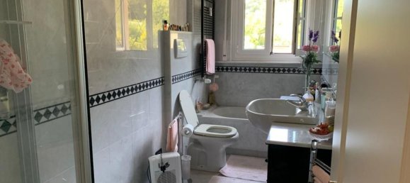 5 rooms Apartment in Genoa, Italy No. 72976 14