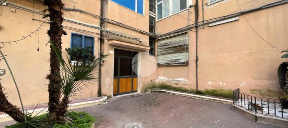 3 rooms Apartment in Castellammare di Stabia, Italy No. 8631 4