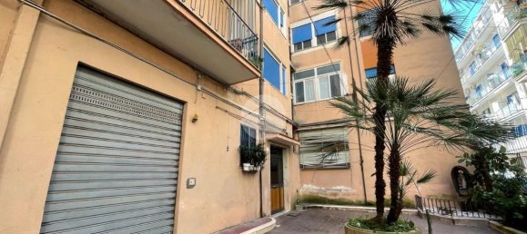 3 rooms Apartment in Castellammare di Stabia, Italy No. 8631 3