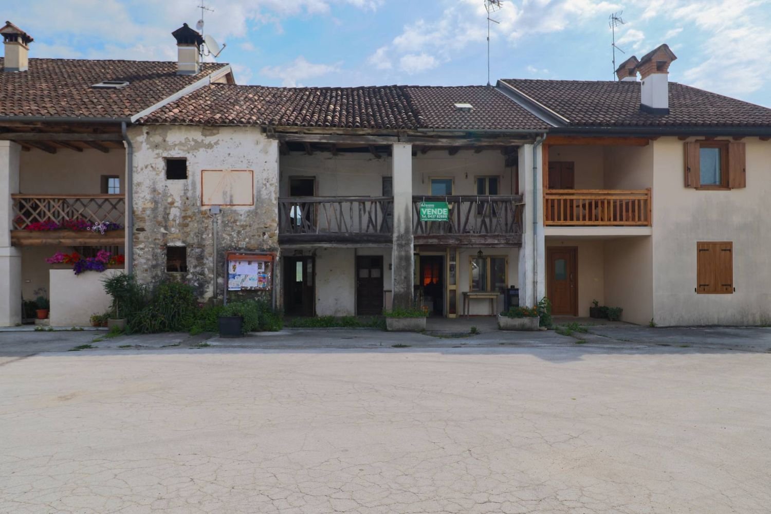 5 rooms Apartment in Sedico, Italy No. 281619