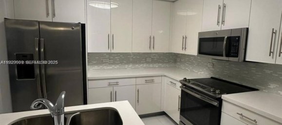 2 Schlafzimmer Gewerbliche Immobilien in Miami, USA, Nr. 614754 7