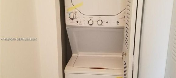 2 Schlafzimmer Gewerbliche Immobilien in Miami, USA, Nr. 614754 3