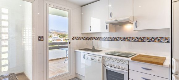 2 bedrooms Penthouse in Estepona, Spain No. 189582 8