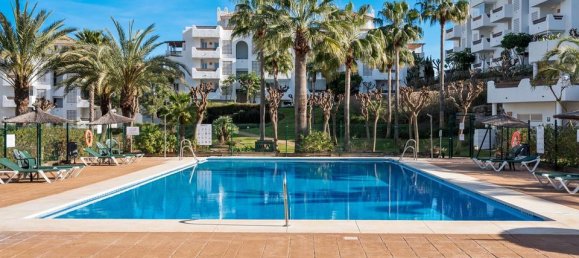 2 bedrooms Penthouse in Estepona, Spain No. 189582 2