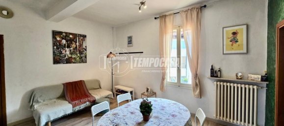 3 rooms Apartment in Reggio Emilia, Italy No. 261469 2