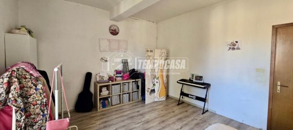 3 rooms Apartment in Reggio Emilia, Italy No. 261469 10