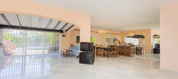 8 bedrooms Villa in Marbella, Spain No. 138876 5