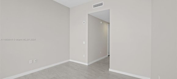 4 chambres propriété commerciale à vendre à Miami, Miami-Dade, Florida, USA № 614676 2