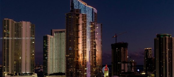 4 chambres propriété commerciale à vendre à Miami, Miami-Dade, Florida, USA № 614676 30