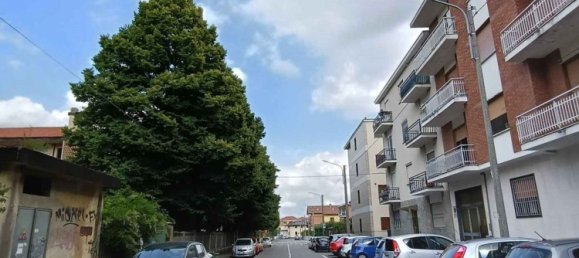 3 rooms Apartment in Pianezza, Italy No. 281187 2
