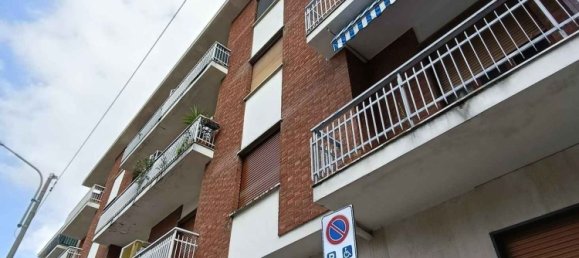 3 rooms Apartment in Pianezza, Italy No. 281187 3