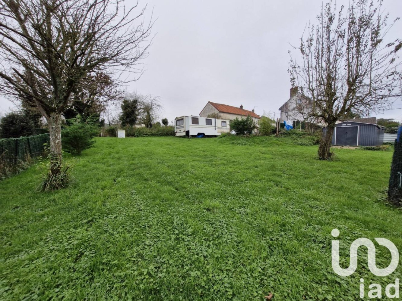 914m² Land in Montreuil-aux-Lions, France No. 160407