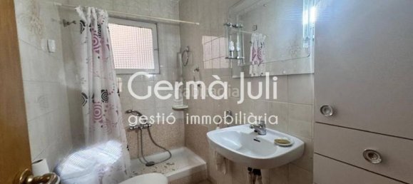 4 bedrooms Apartment in Badalona, Spain No. 137029 16