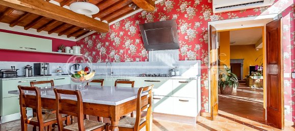 4 bedrooms Villa in Lucca, Italy No. 227901 11