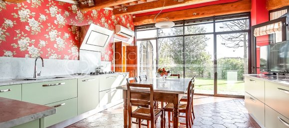 4 bedrooms Villa in Lucca, Italy No. 227901 12