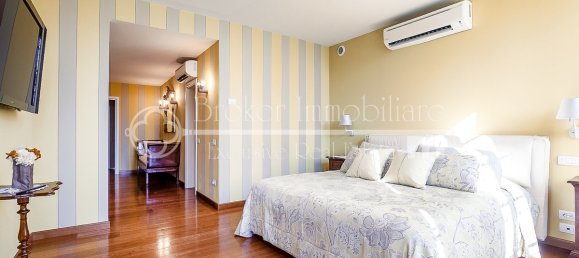 4 bedrooms Villa in Lucca, Italy No. 227901 15
