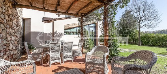 4 bedrooms Villa in Lucca, Italy No. 227901 4