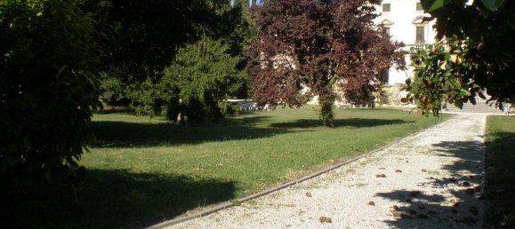 5 rooms Apartment in Longare, Italy No. 134616 2