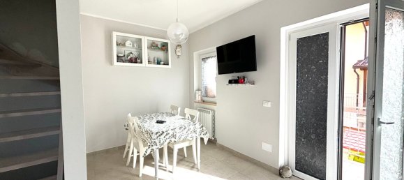 3 rooms House in Rovito, Italy No. 260480 2