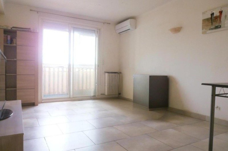 3 bedrooms Apartment in Marseille, France No. 192130