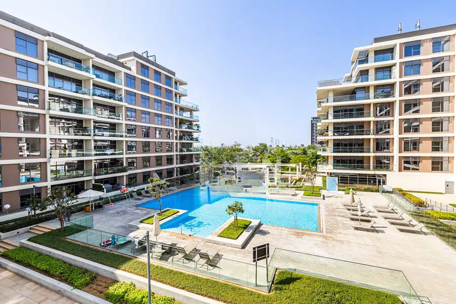 3 bedrooms Apartment in Dubai, UAE No. 21132