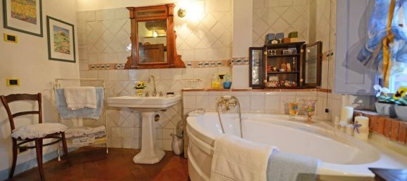 4 bedrooms House in Altopascio, Italy No. 117534 31